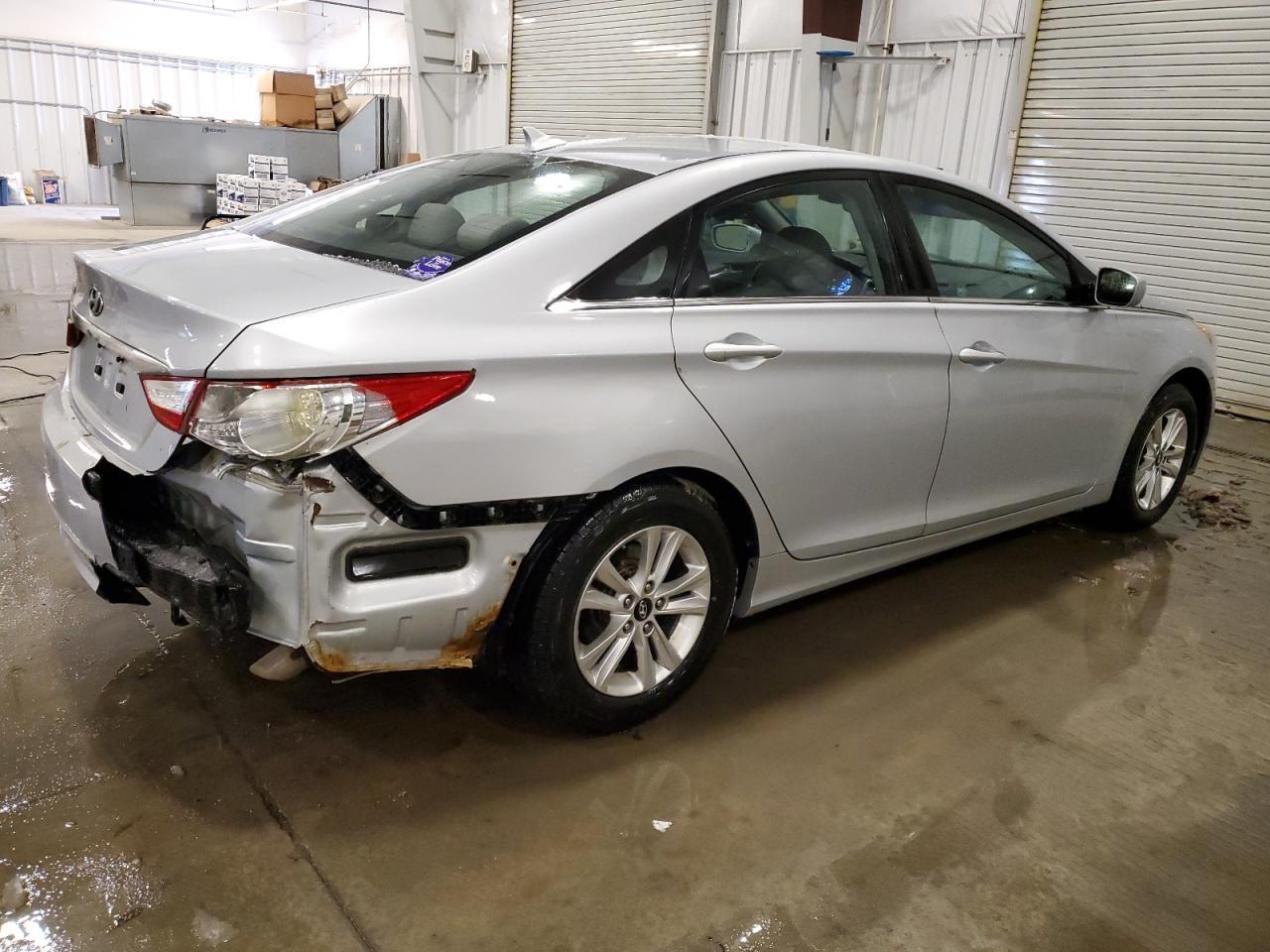 2011 HYUNDAI SONATA GLS - Image 3