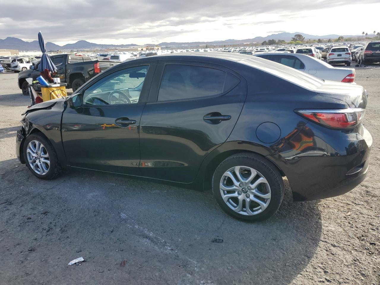 2017 TOYOTA YARIS IA - Фото 2