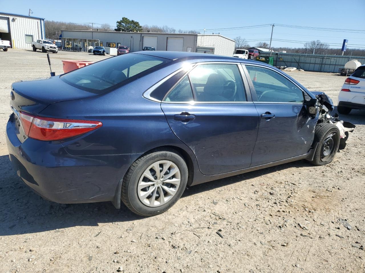 2015 TOYOTA CAMRY LE - Фото 3