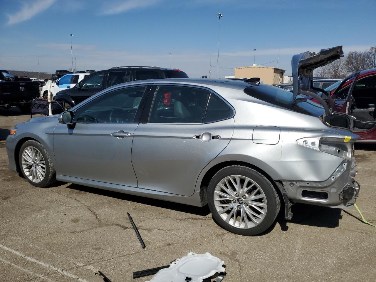 2018 TOYOTA CAMRY L - Фото 2
