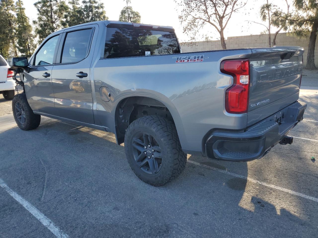 2020 CHEVROLET SILVERADO - Image 2