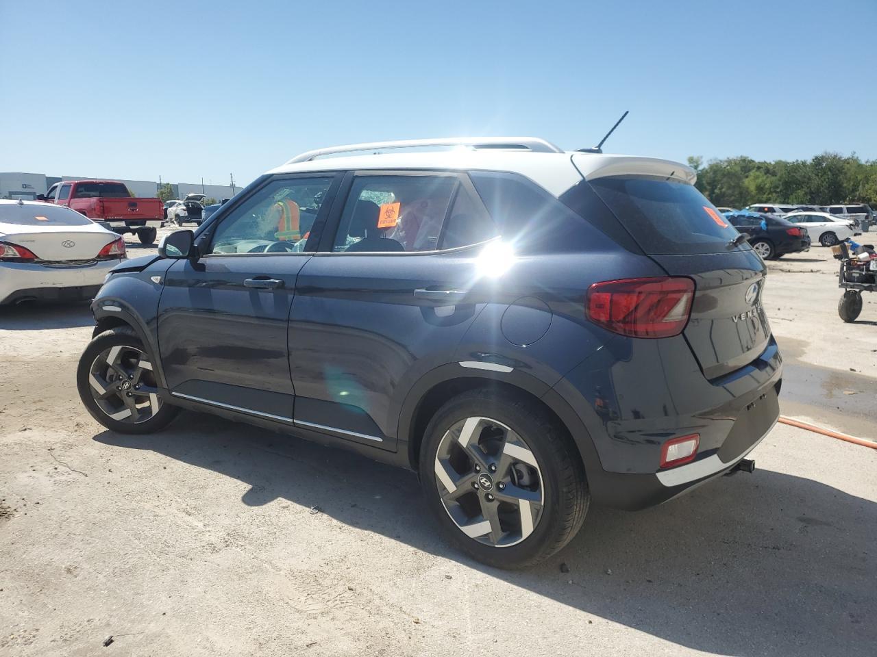 2023 HYUNDAI VENUE SEL - Image 2