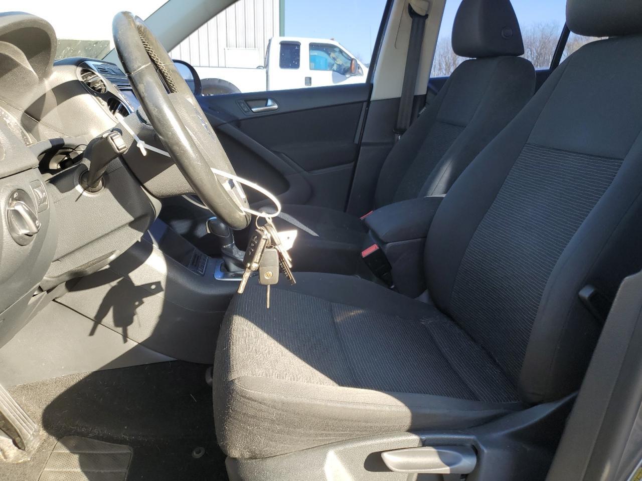 2015 VOLKSWAGEN TIGUAN S - Фото 7