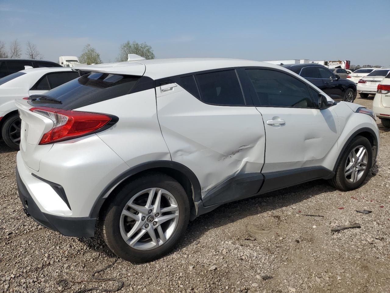 2022 TOYOTA C-HR XLE - Фото 3