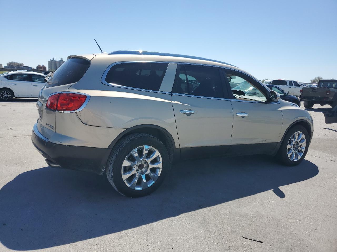 2011 BUICK ENCLAVE CX - Image 3