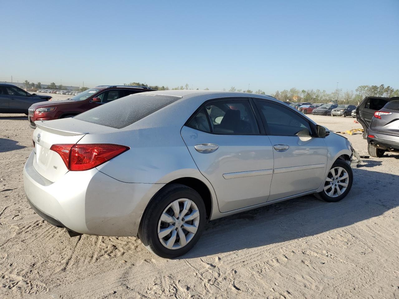 2018 TOYOTA COROLLA L - Фото 3