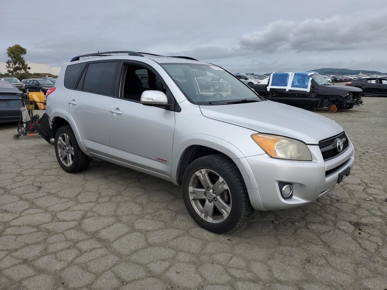 2011 TOYOTA RAV4 SPORT - Фото 4