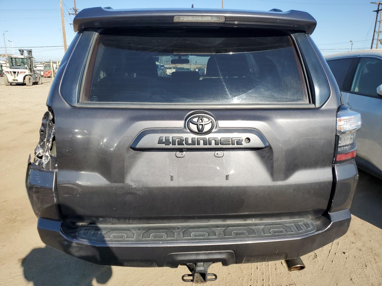 2019 TOYOTA 4RUNNER SR - Фото 6
