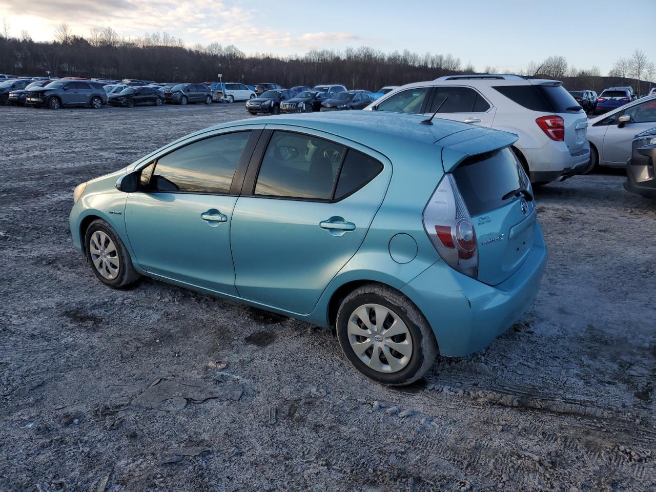 2013 TOYOTA PRIUS C - Фото 2
