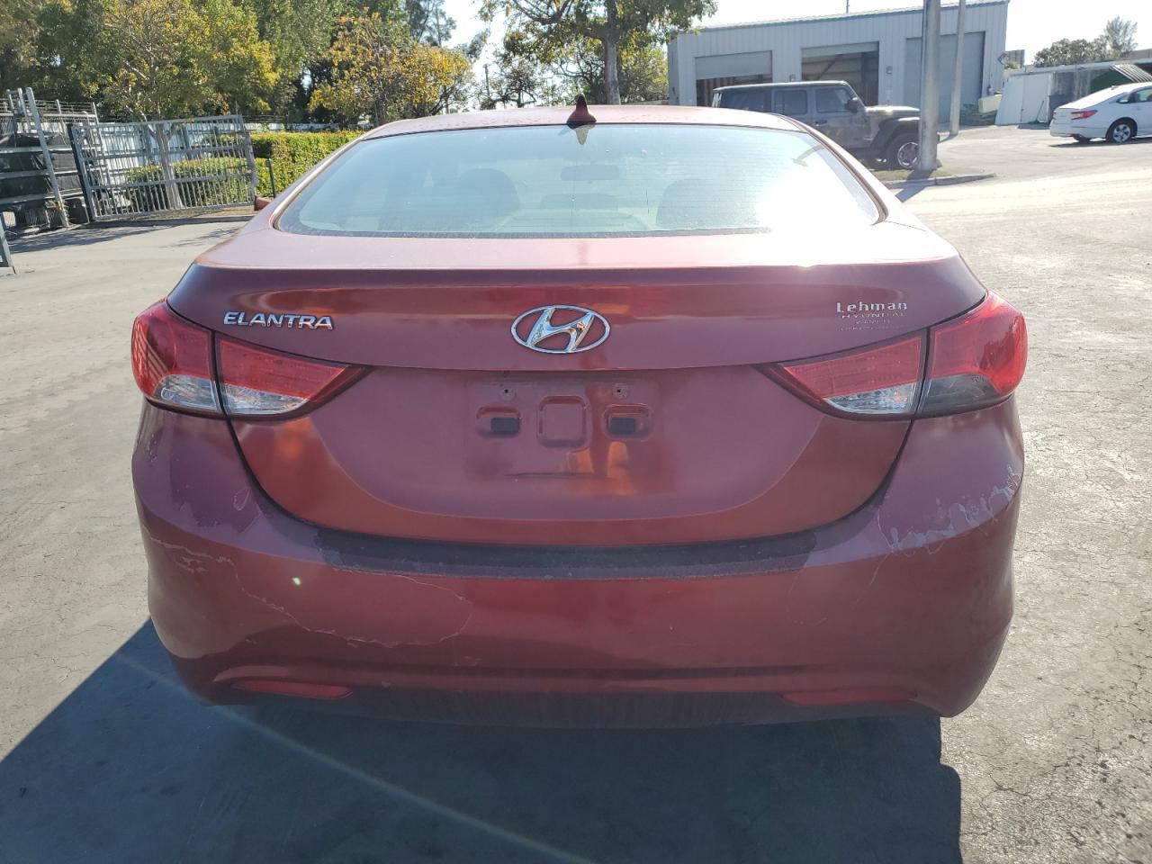 2013 HYUNDAI ELANTRA GL - Image 6