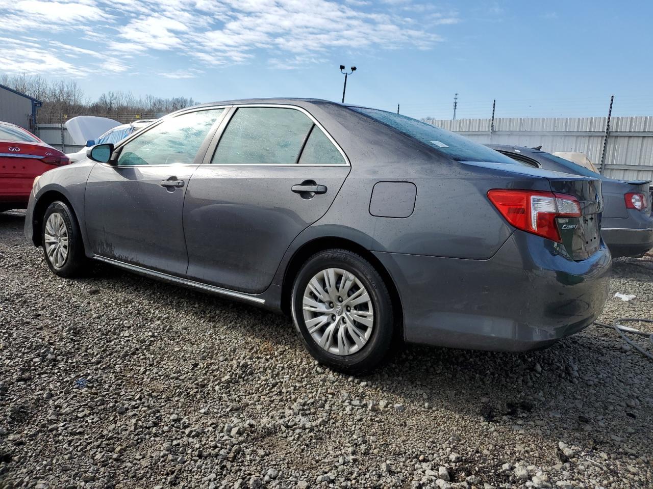 2013 TOYOTA CAMRY L - Фото 2