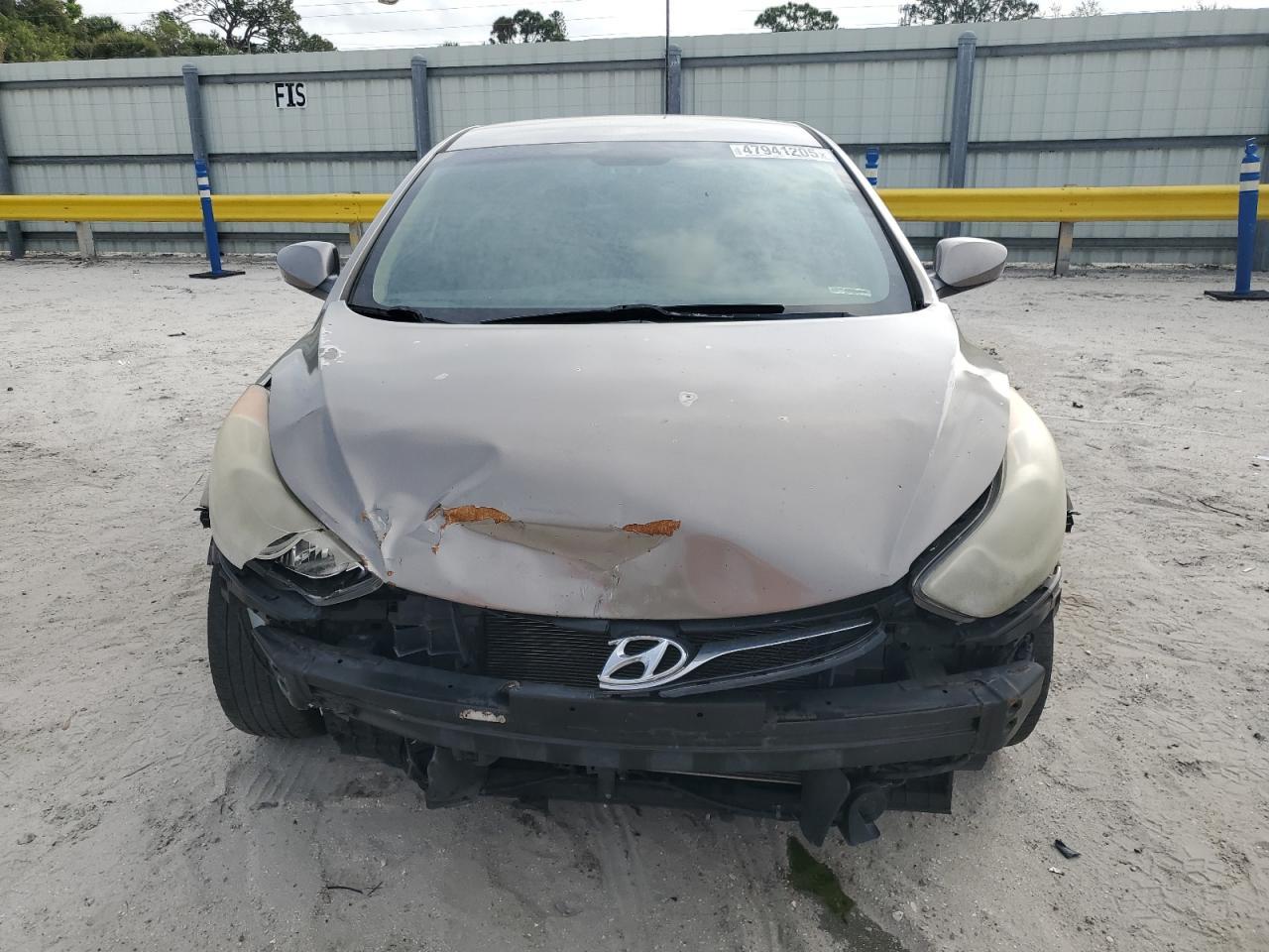 2013 HYUNDAI ELANTRA GL - Image 5
