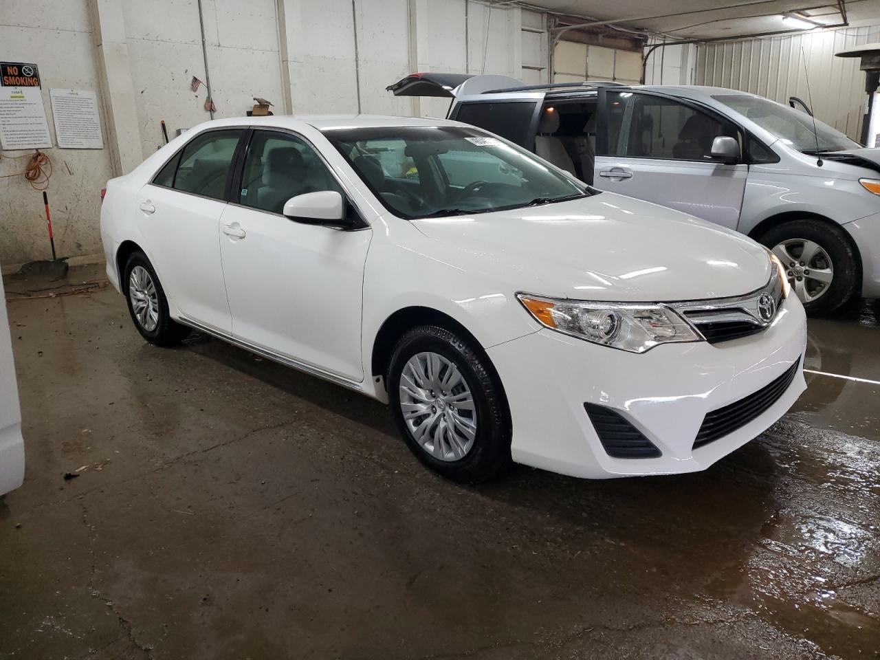 2014 TOYOTA CAMRY L - Фото 4