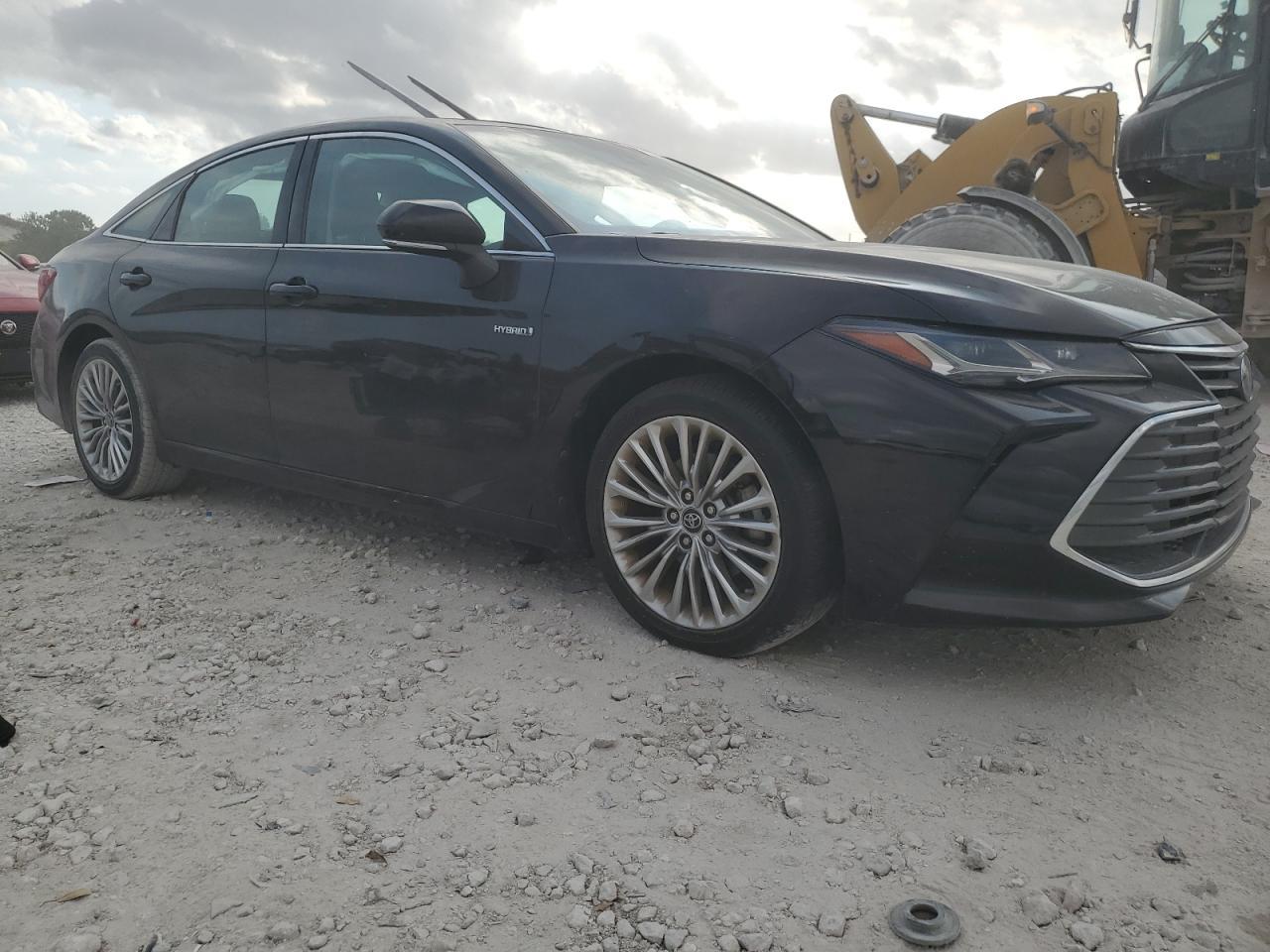 2019 TOYOTA AVALON XLE - Image 4