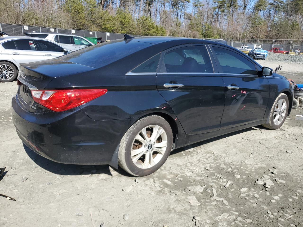 2011 HYUNDAI SONATA SE - Image 3