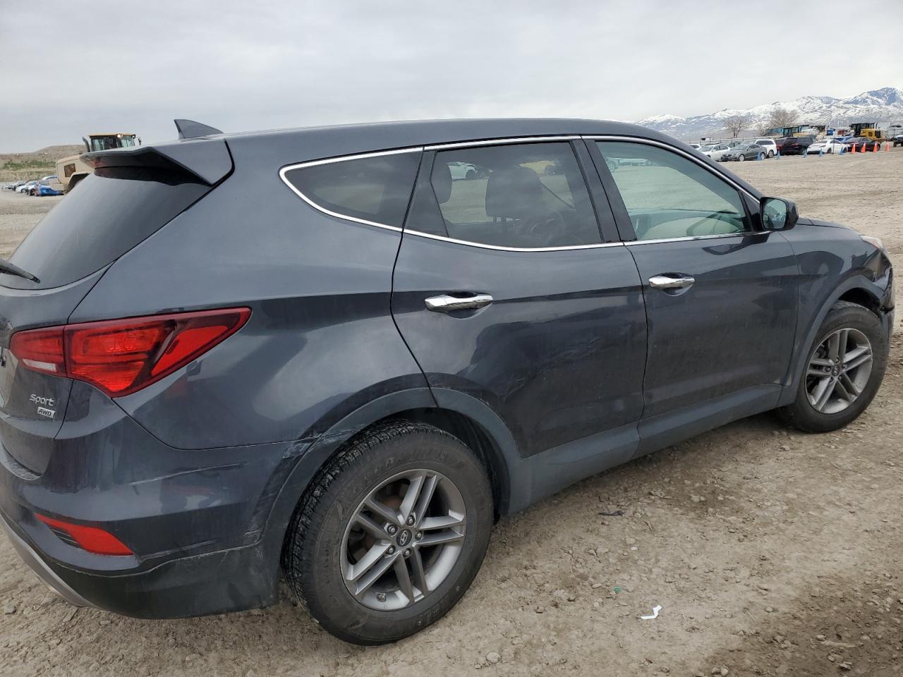 2017 HYUNDAI SANTA FE S - Image 3