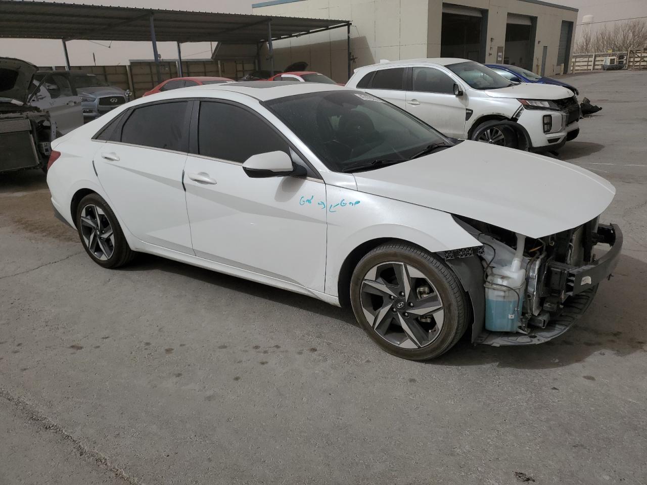 2022 HYUNDAI ELANTRA SE - Image 4