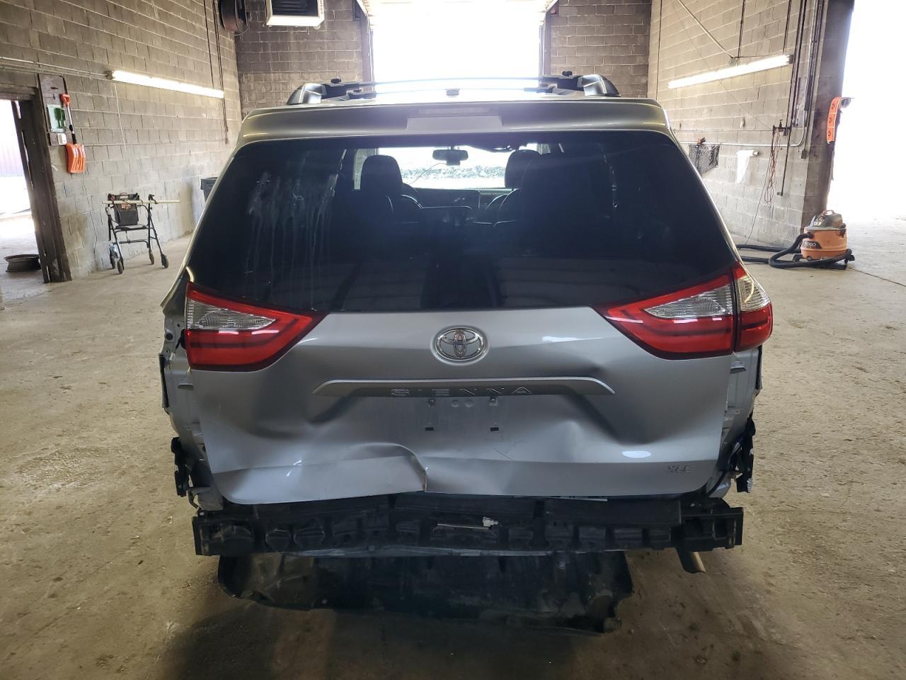 2015 TOYOTA SIENNA XLE - Фото 6