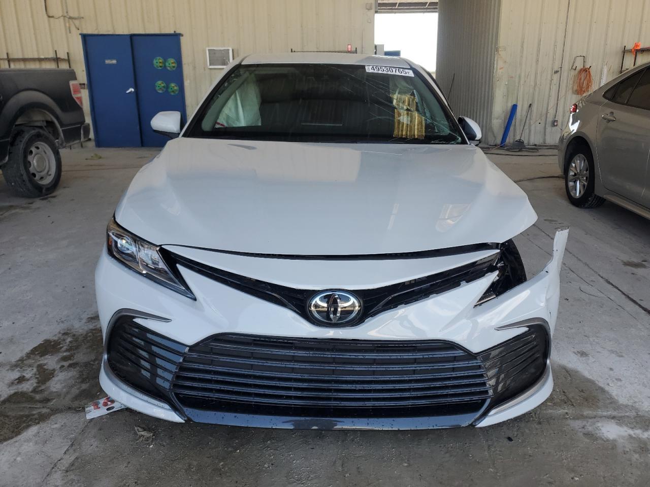 2024 TOYOTA CAMRY LE - Фото 5