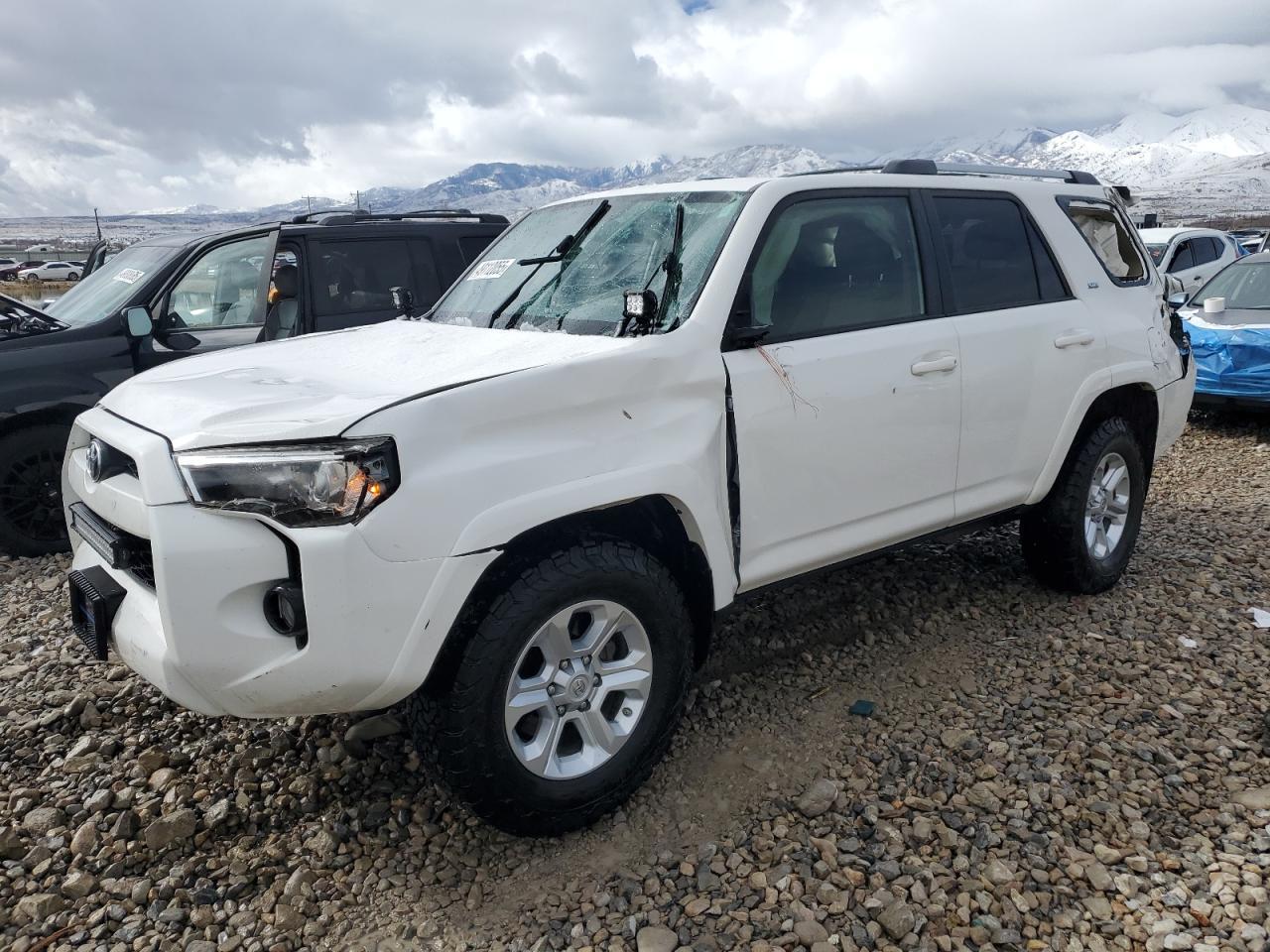 2019 TOYOTA 4RUNNER SR