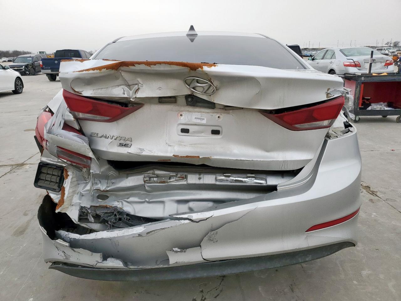 2018 HYUNDAI ELANTRA SE - Фото 6
