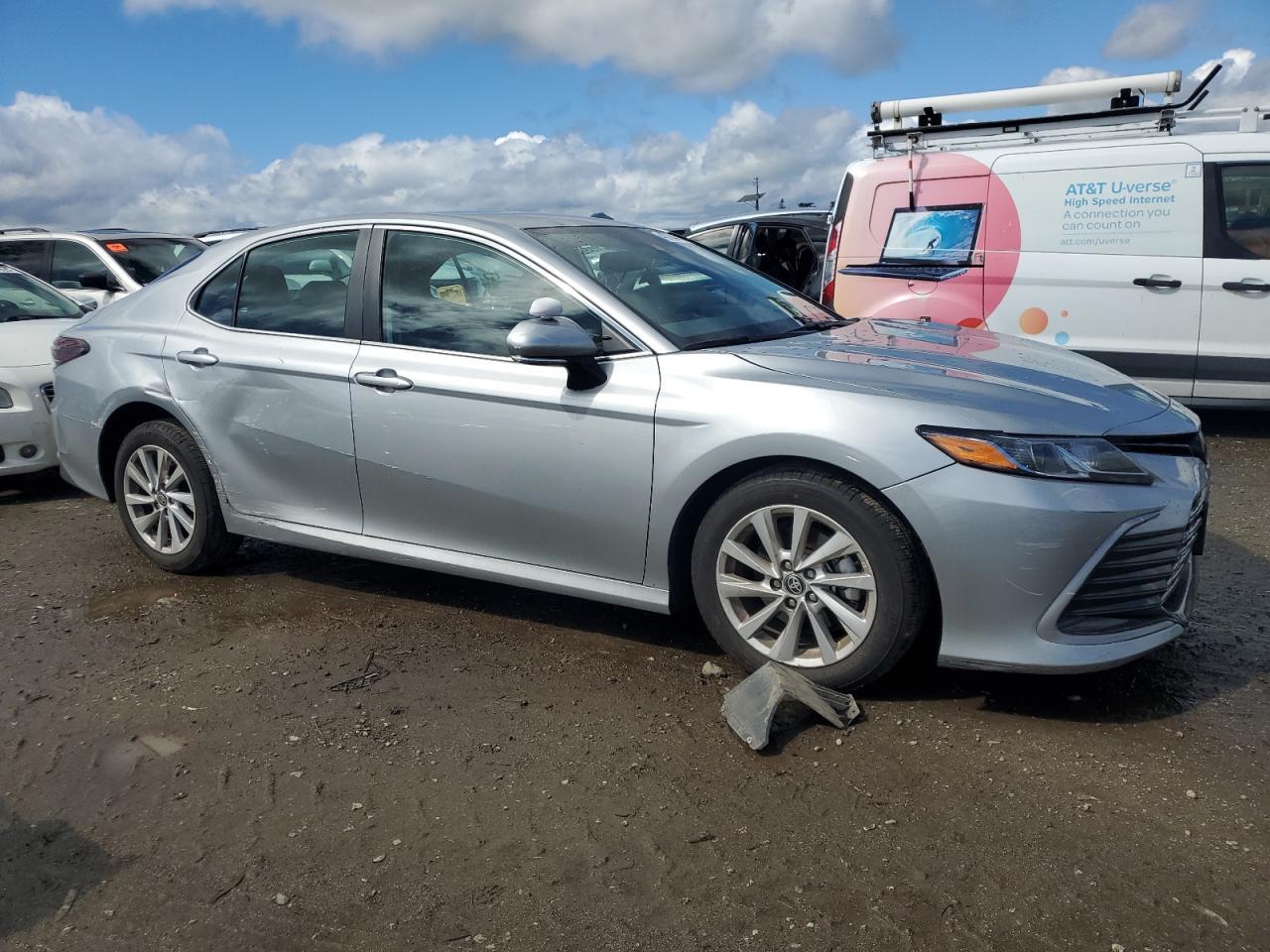 2023 TOYOTA CAMRY LE - Фото 4