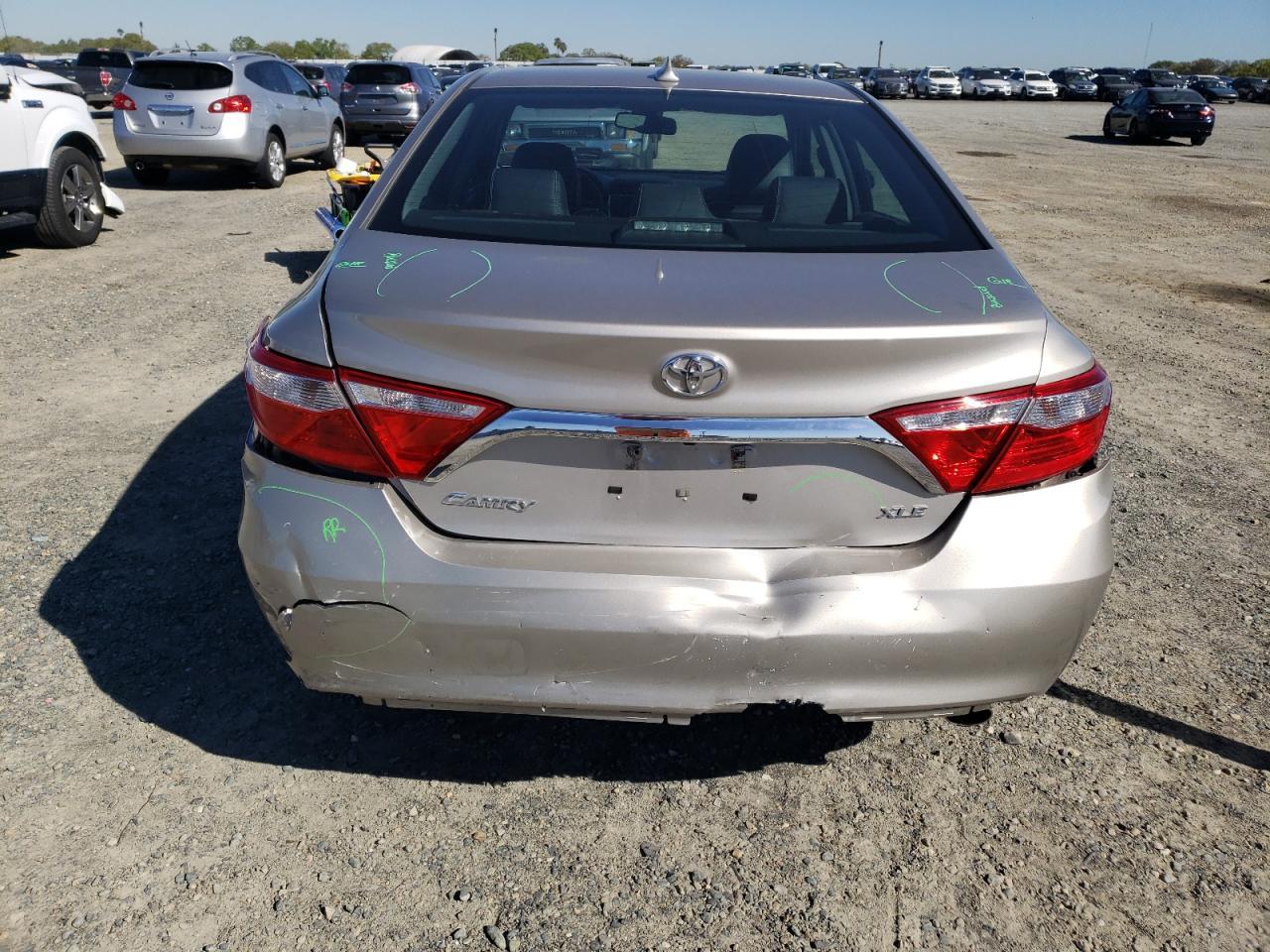 2017 TOYOTA CAMRY LE - Фото 6