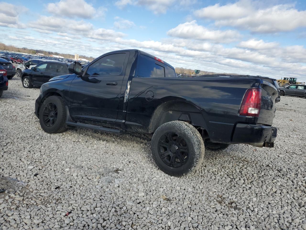 2014 RAM 1500 ST - Фото 2