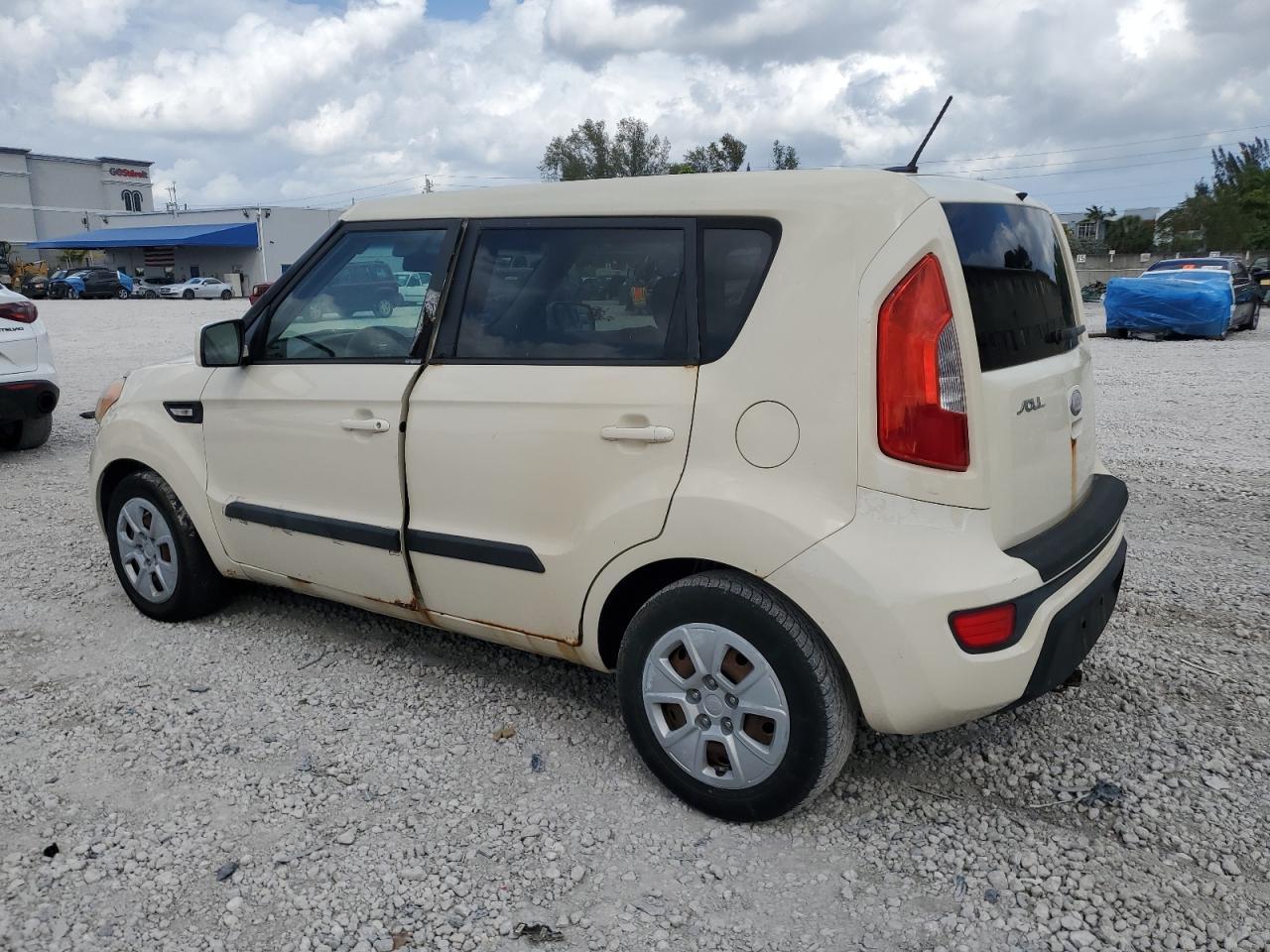 2013 KIA SOUL - Image 2