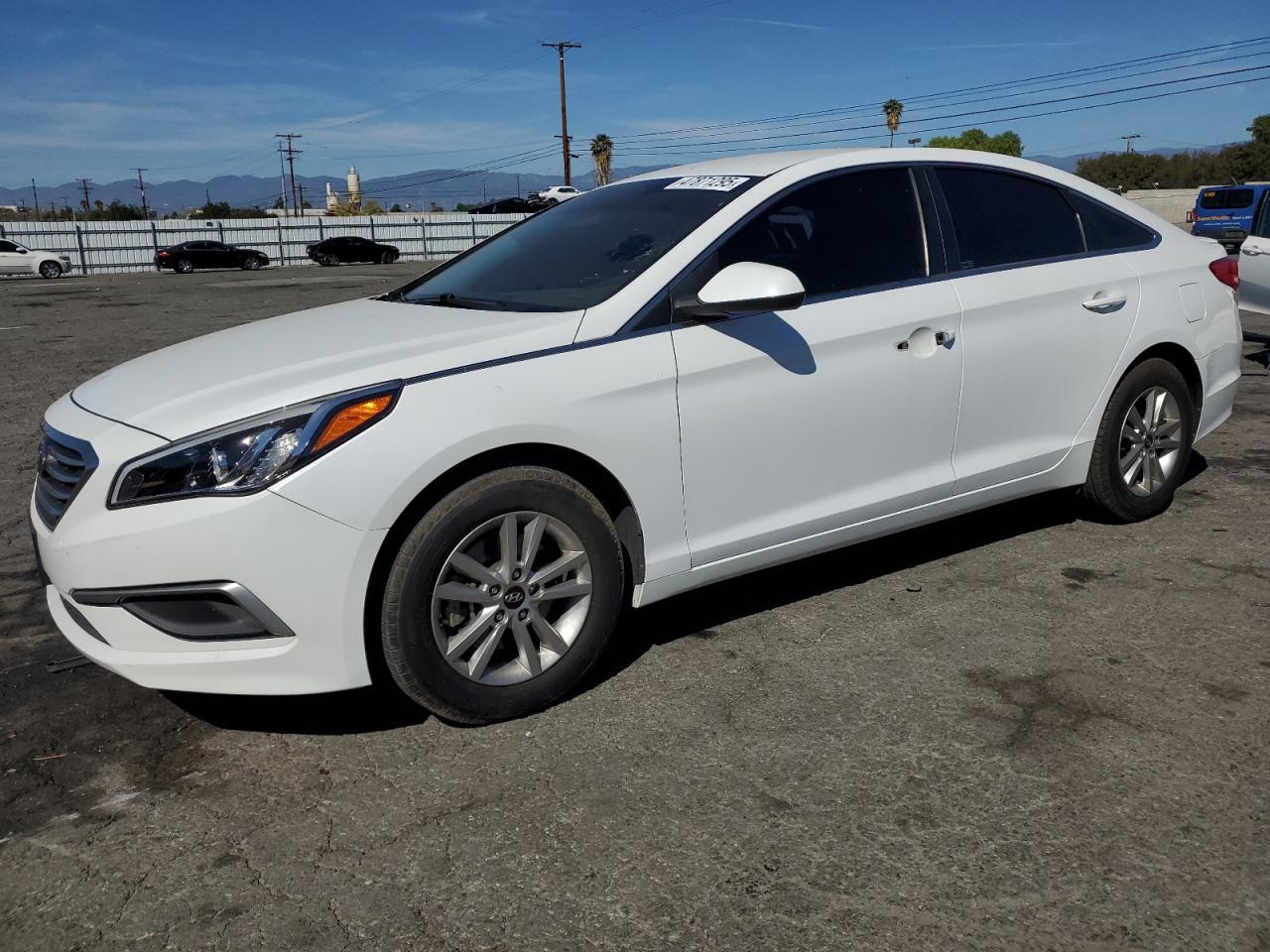 2017 HYUNDAI SONATA SE