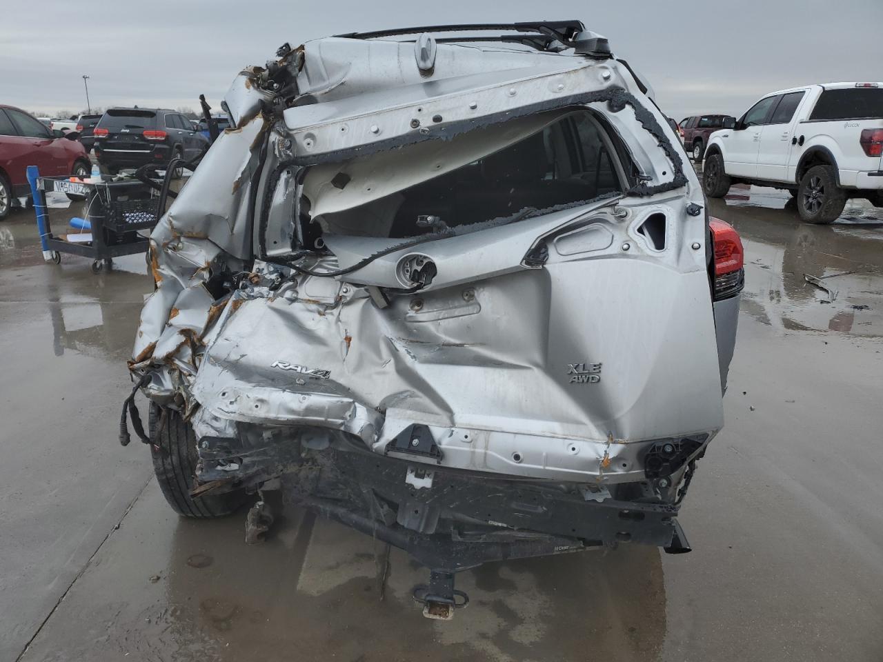 2016 TOYOTA RAV4 XLE - Фото 6