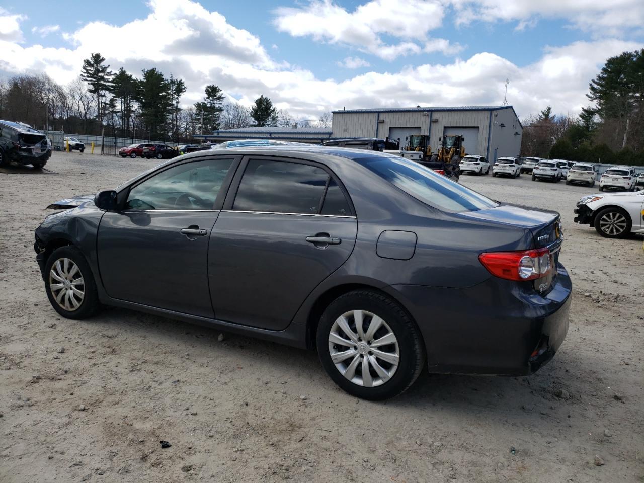2013 TOYOTA COROLLA BA - Фото 2
