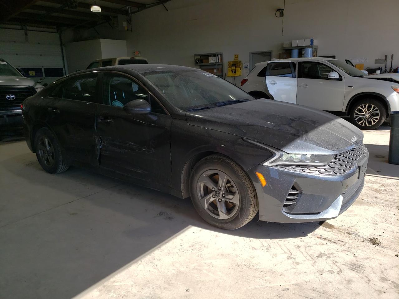2023 KIA K5 LXS - Image 4