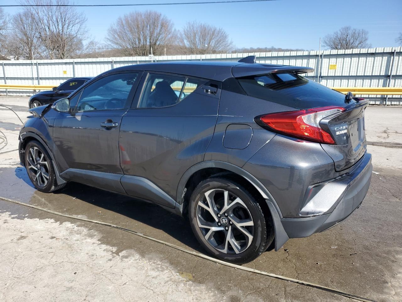 2018 TOYOTA C-HR XLE - Image 2