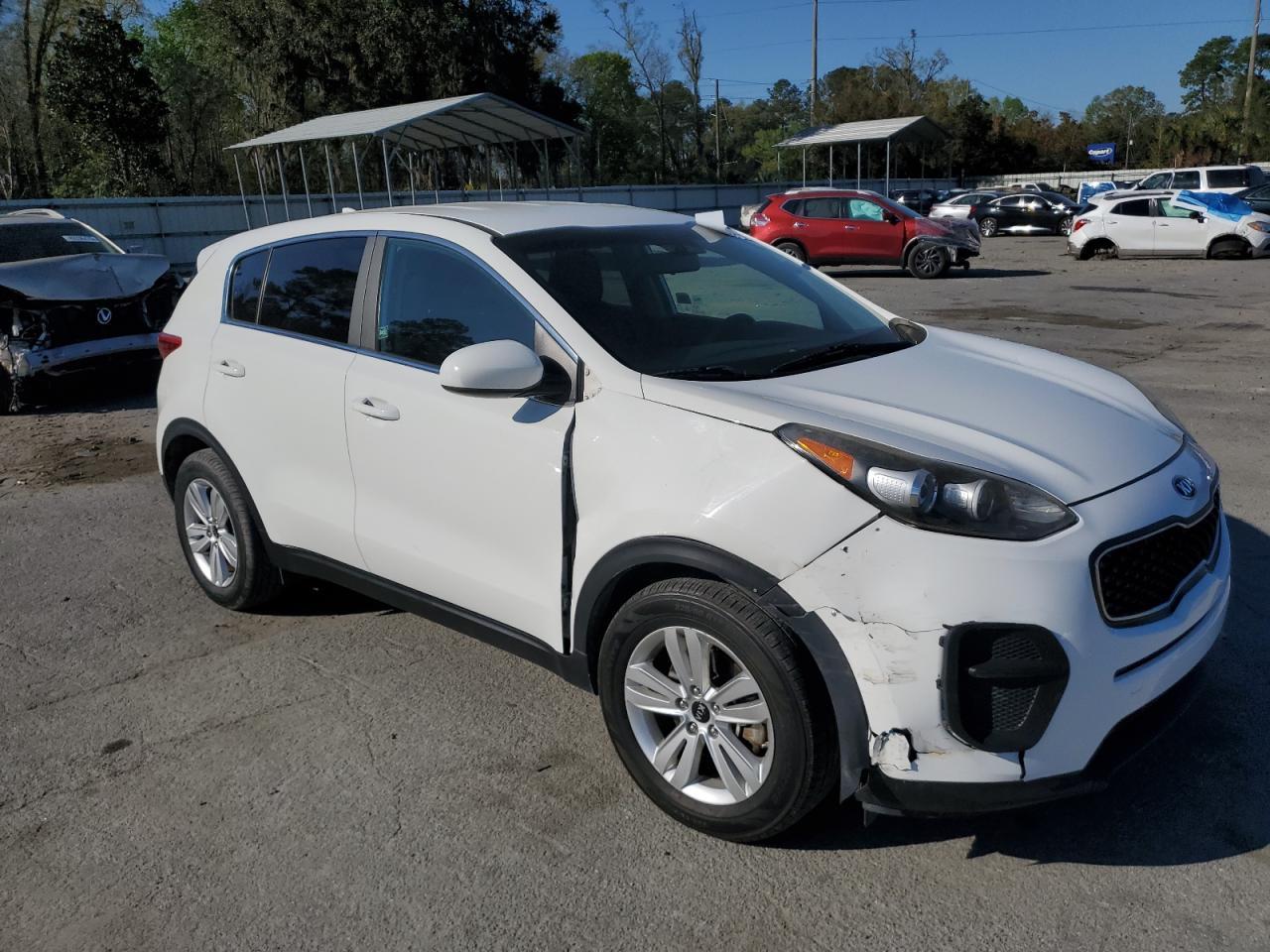 2017 KIA SPORTAGE L - Image 4
