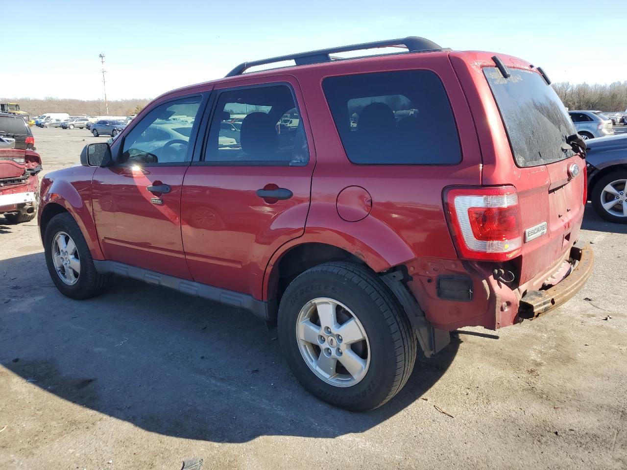 2012 FORD ESCAPE XLT - Image 2