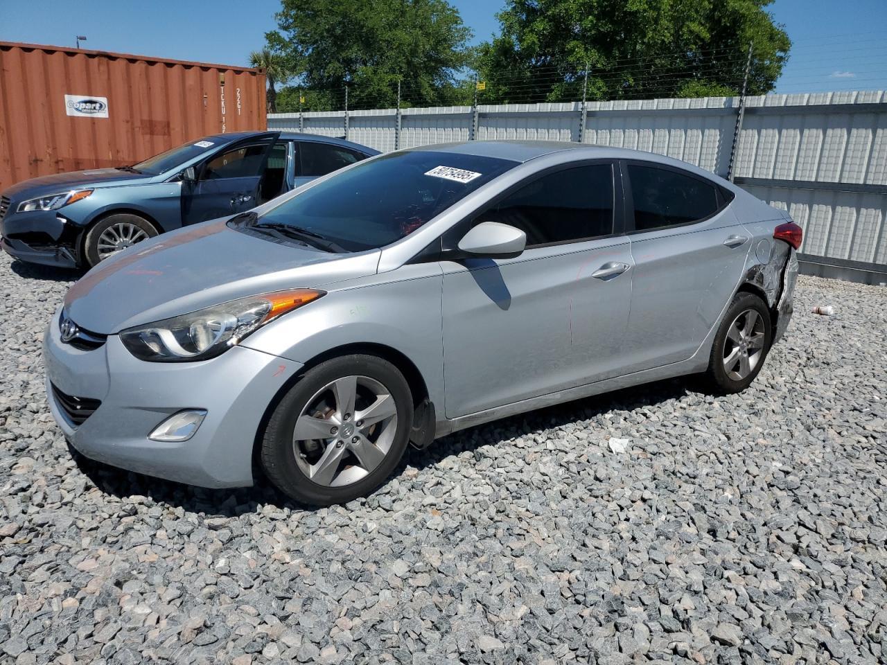 2013 HYUNDAI ELANTRA GL
