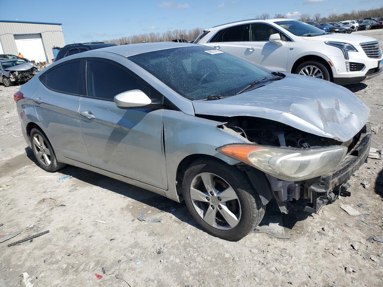 2013 HYUNDAI ELANTRA GL - Image 4
