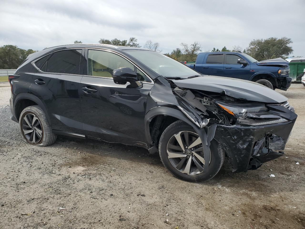 2020 LEXUS NX 300 - Фото 4