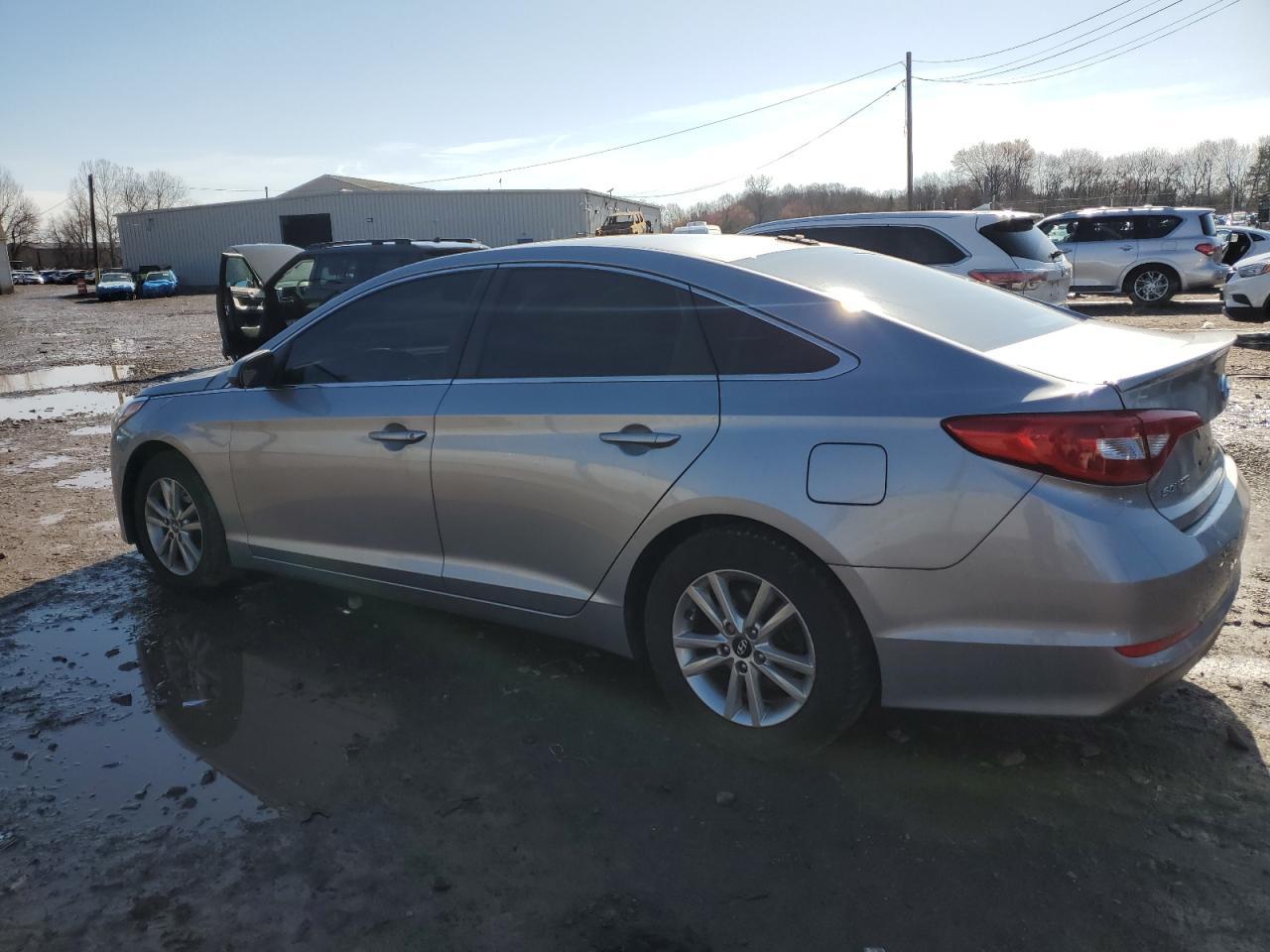 2017 HYUNDAI SONATA SE - Image 2