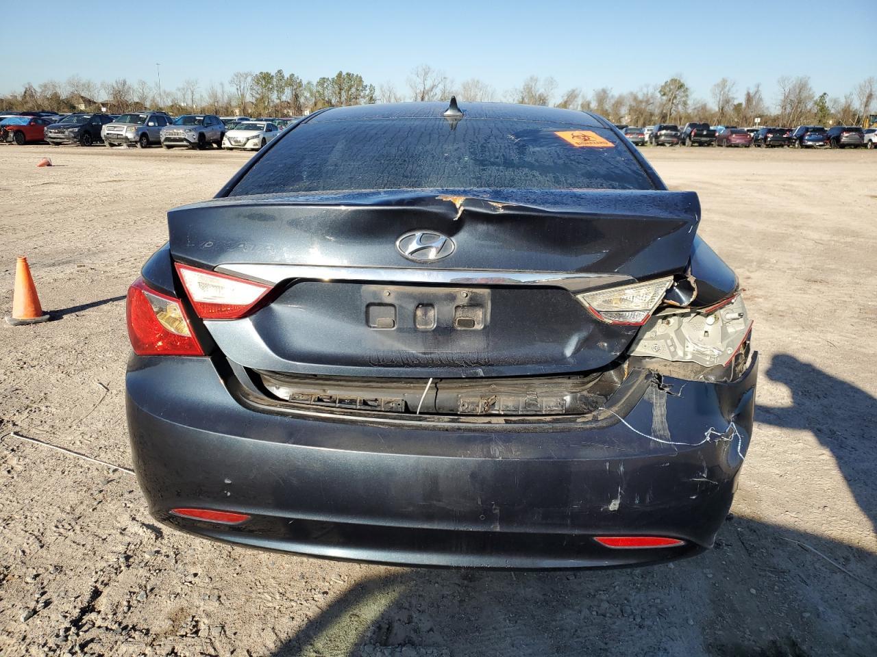 2011 HYUNDAI SONATA GLS - Image 6
