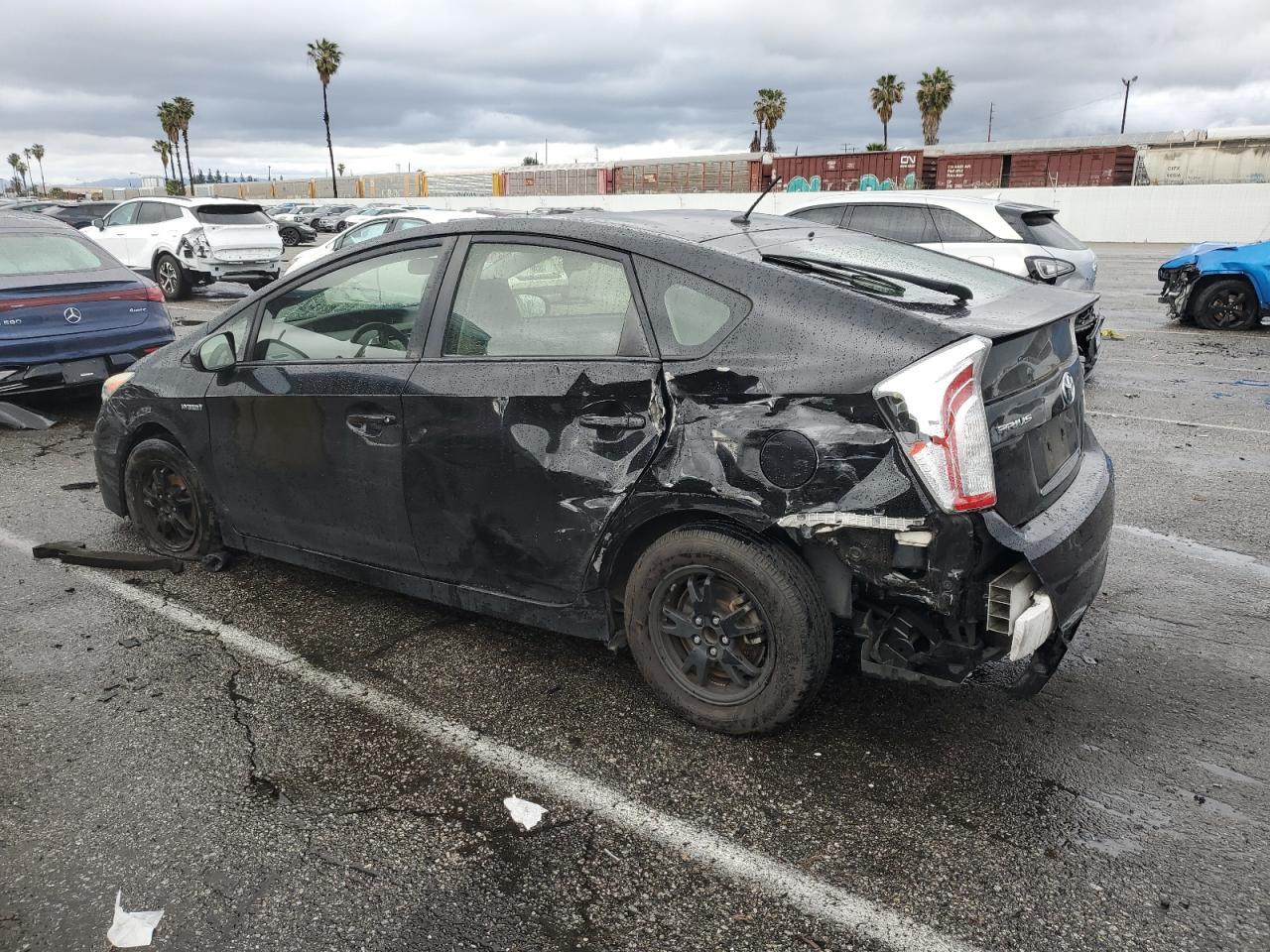 2015 TOYOTA PRIUS - Image 2