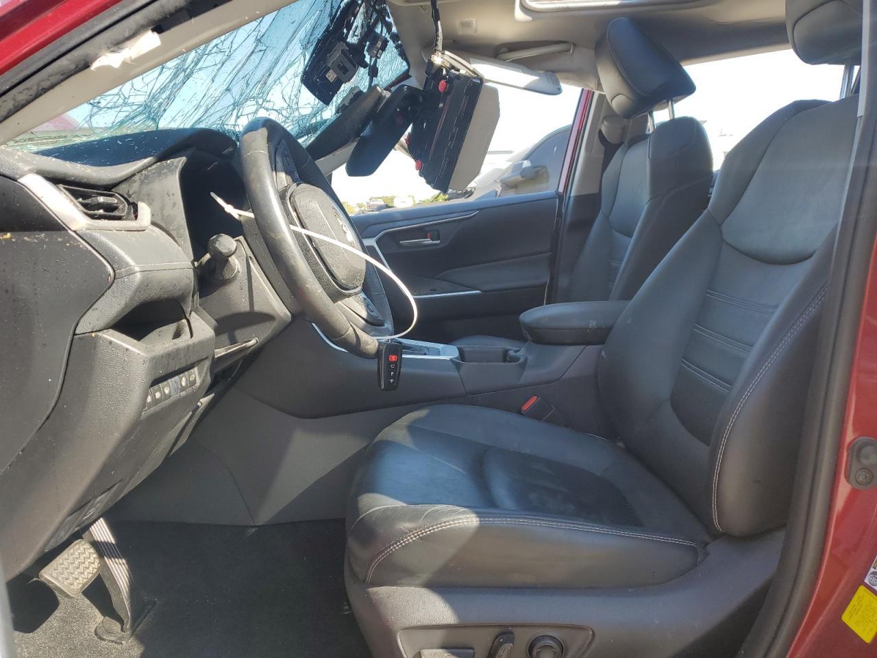 2020 TOYOTA RAV4 XLE P - Image 7