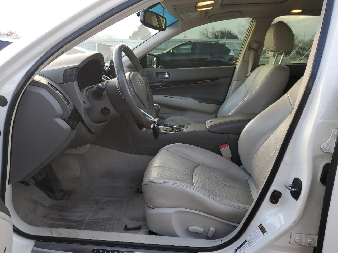 2012 INFINITI G37 - Image 7