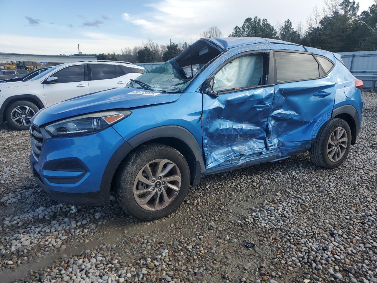 2016 HYUNDAI TUCSON SE