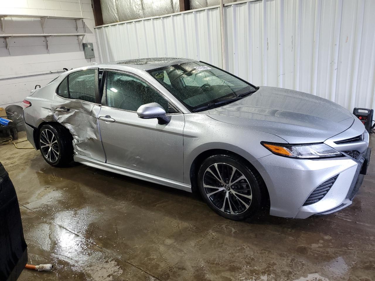 2020 TOYOTA CAMRY SE - Image 4