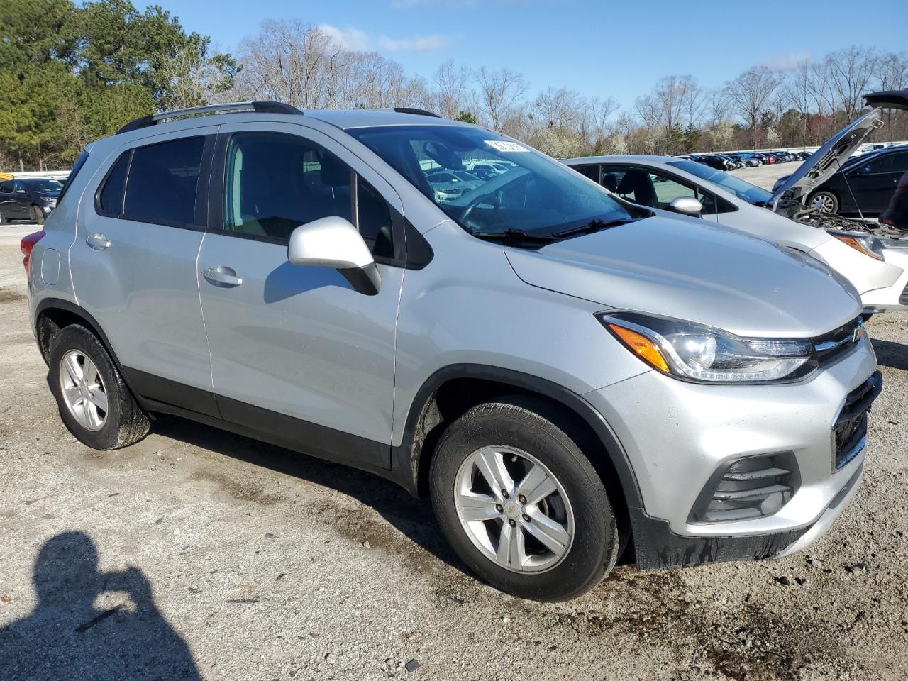 2021 CHEVROLET TRAX 1LT - Image 4