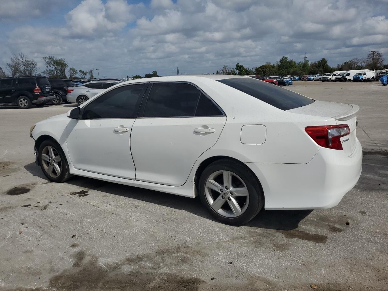 2013 TOYOTA CAMRY L - Image 2