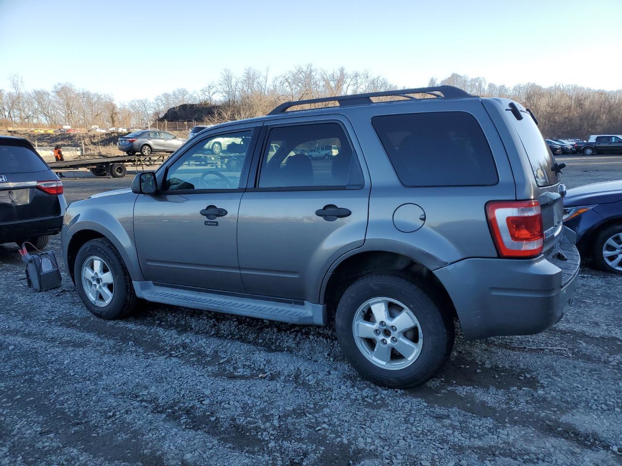 2010 FORD ESCAPE XLT - Фото 2