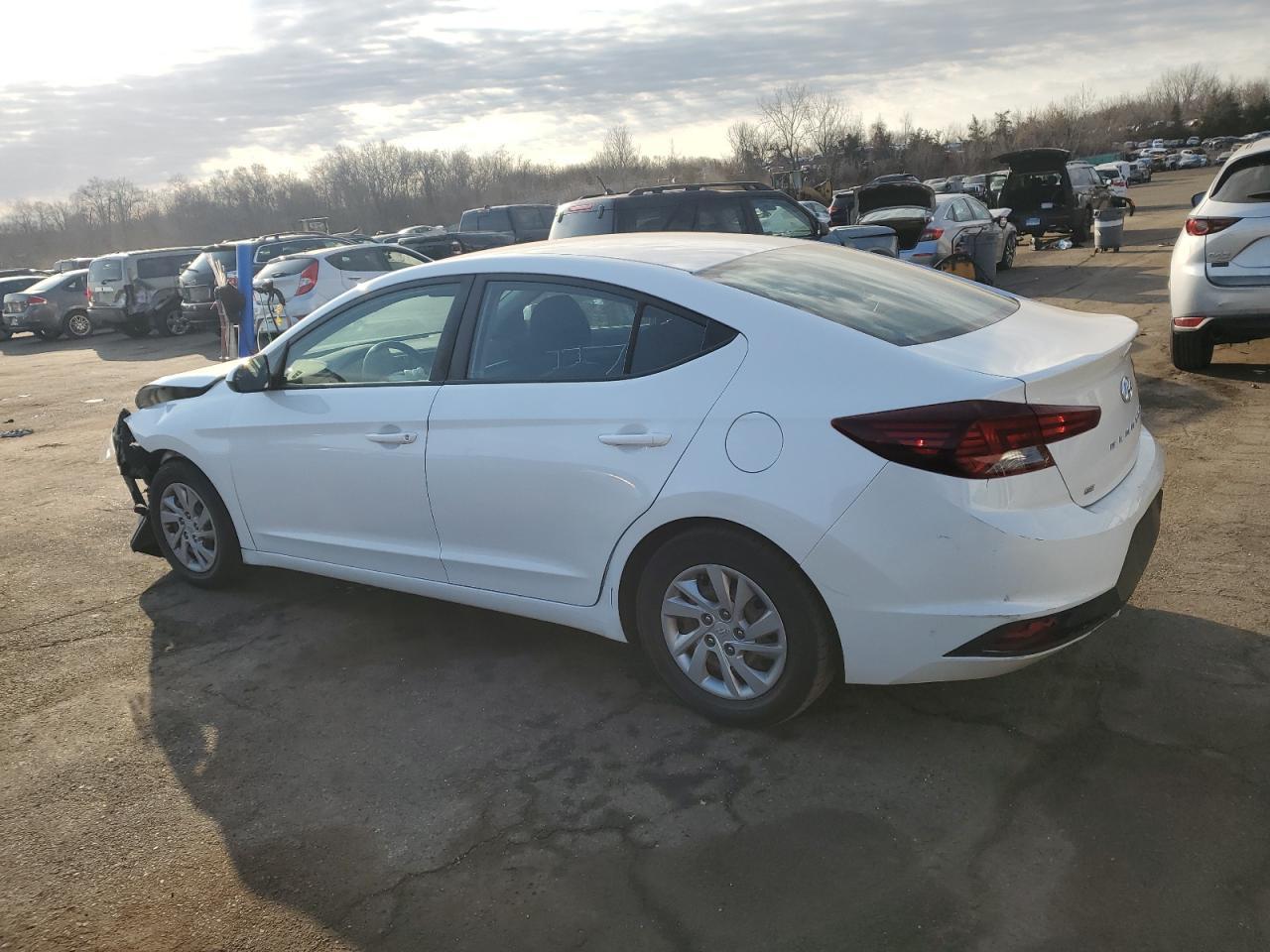 2019 HYUNDAI ELANTRA SE - Фото 2